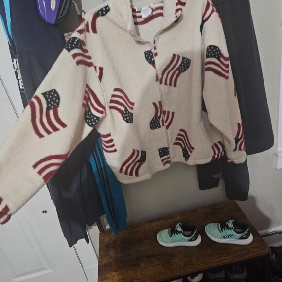 Large Vintage mandal bay flag zip up jacket - Picture 2 of 7